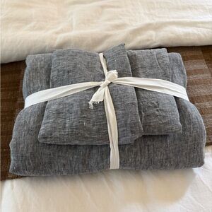 West Elm Belgian linen queen duvet + 2 euro shams